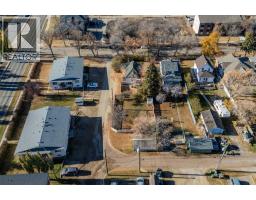 4807 B 47 Street, Camrose, AB T4V1J7 Photo 3