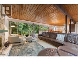 977 Belvedere Drive, North Vancouver, BC V7R2C2 Photo 2