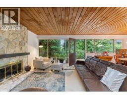 977 Belvedere Drive, North Vancouver, BC V7R2C2 Photo 3