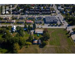 Kitchen - 419 Edward Street, Revelstoke, BC V0E2S0 Photo 3