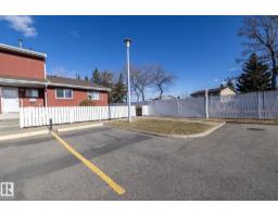 Kitchen - 10656 Beaumaris Rd Nw, Edmonton, AB T5X3N4 Photo 3