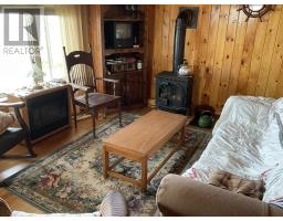 Living room - 818 Whitehead Road, Lower Whitehead, NS B0H1T0 Photo 3