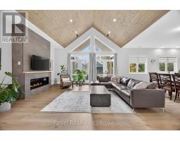 Bedroom 2 - 2 Seguin Crescent, Tiny, ON L9M0C9 Photo 5