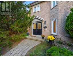 Kitchen - 55 Attridge Drive, Aurora, ON L4G6J4 Photo 2