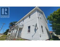 24 26 Parade Street, Yarmouth, NS B5A3A7 Photo 2