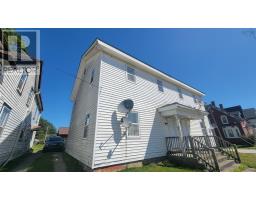 24 26 Parade Street, Yarmouth, NS B5A3A7 Photo 3