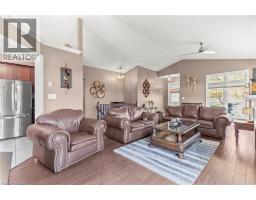 Primary Bedroom - 3579 Carver Street, Stevensville, ON L0S1S0 Photo 5