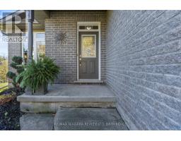 Kitchen - 3579 Carver Street, Fort Erie, ON L0S1S0 Photo 3