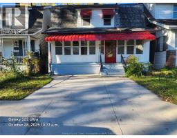 2pc Bathroom - 361 Josephine, Windsor, ON N9B2K9 Photo 2