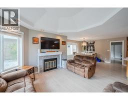 Dining room - 138 Evergreen Crescent, Penticton, BC V2A7Y5 Photo 4