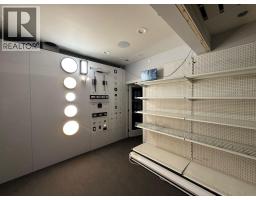 140 Commercial Drive Unit 111, Kelowna, BC V1X7X6 Photo 3