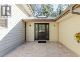 5090 Elliot Road, Garden Bay, BC V0N1S1 Photo 5