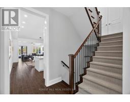 Kitchen - 107 Hesperus Road, Vaughan, ON L4J0G9 Photo 4