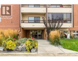 Full bathroom - 555 Rowcliffe Avenue Unit 403, Kelowna, BC V1Y5Y8 Photo 2