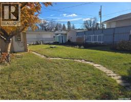 Bedroom - 124 10th Street, Weyburn, SK S4H1G9 Photo 3