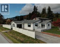 776 Seacot Way, Gibsons, BC V0N1V9 Photo 2