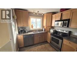 Dining room - 10905 91 Street, Peace River, AB T8S1P9 Photo 2