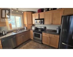 Kitchen - 10905 91 Street, Peace River, AB T8S1P9 Photo 3
