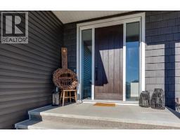 Kitchen - 5 Leonard Close, Sylvan Lake, AB T4S0E7 Photo 4