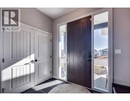 Living room - 5 Leonard Close, Sylvan Lake, AB T4S0E7 Photo 5