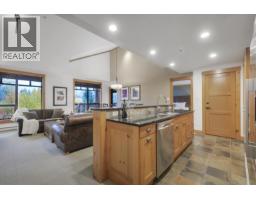 401 2202 Gondola Way, Whistler, BC V8E0M7 Photo 4