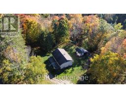 Bedroom 2 - 1094 Morinus Road, Muskoka Lakes, ON P0B1J0 Photo 4