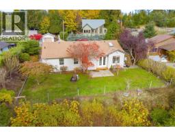 Bedroom - 1752 Country Rd, Qualicum Beach, BC V9K2S3 Photo 3