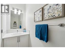 2pc Bathroom - 225 Vantage Drive, Cochrane, AB T4C3G5 Photo 4