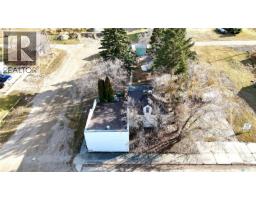 Living room - 400 Central Avenue, Kenaston, SK S0G2N0 Photo 4