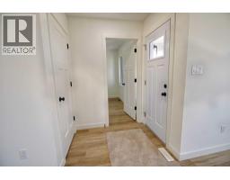 Dining room - 425 Pensacola Road, Enchant, AB T0K0V0 Photo 3