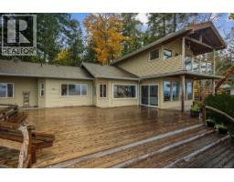 Bathroom - 3495 Harwood Rd, Hornby Island, BC V0R1Z0 Photo 5
