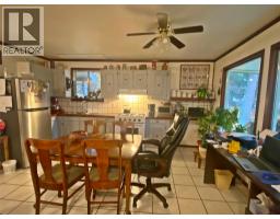 Recreation room - 541 24 Highway, Little Fort, BC V0E1C0 Photo 3