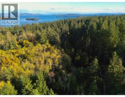 Den - 148 Meadow Dr, Salt Spring, BC V8K1T9 Photo 5