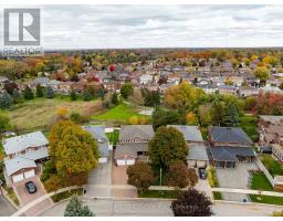 Bathroom - 73 Queenston Crescent, Vaughan, ON L4L4A1 Photo 3