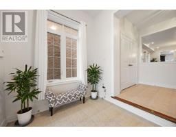 Kitchen - 27 Barletta Drive, Vaughan, ON L6A4H5 Photo 4