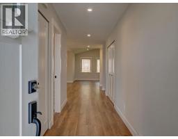 1104 Celia Crescent, Gibsons, BC V0N1V7 Photo 3