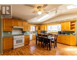 Living room - 1192 Highway 335 Highway, Middle West Pubnico, NS B0W2M0 Photo 5