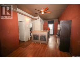 104 Maple Avenue S, Eastend, SK S0N0T0 Photo 2