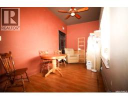 104 Maple Avenue S, Eastend, SK S0N0T0 Photo 4