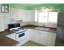 Full bathroom - 409 Lebourdais Avenue, Clinton, BC V0K1K0 Photo 5