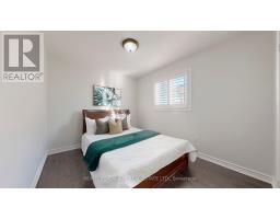 Kitchen - 302 Redstone Road, Richmond Hill, ON L4S2V6 Photo 5