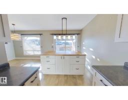 Kitchen - 718 25 St, Wainwright, AB T9W0B7 Photo 3