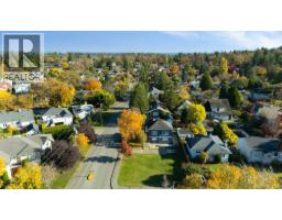 Entrance - 1865 Quamichan St, Victoria, BC V8S2B7 Photo 2