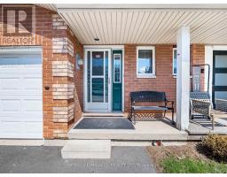 Primary Bedroom - 238 Candlewood Drive, Hamilton, ON L8J3P6 Photo 4