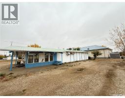 303 1st Avenue E, Gravelbourg, SK S0H1X0 Photo 2