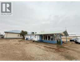 303 1st Avenue E, Gravelbourg, SK S0H1X0 Photo 3