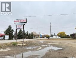 303 1st Avenue E, Gravelbourg, SK S0H1X0 Photo 4