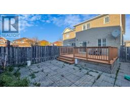 Living room - 302 Redstone Road, Richmond Hill, ON L4S2V6 Photo 3