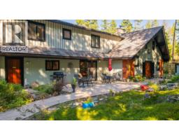 Bedroom - 134 Riondel Road, Kootenay Bay, BC V0B1X0 Photo 3
