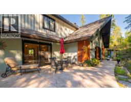 Full bathroom - 134 Riondel Road, Kootenay Bay, BC V0B1X0 Photo 4